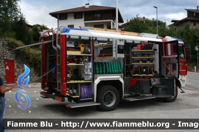 Man TGM 18.340 4x4 II serie
Vigili del Fuoco
Unione Distrettuale di Fondo
Corpo Volontario di Revò (TN)
Allestimento Rosenbauer
VF 7E5 TN
Parole chiave: Man TGM_18.340_4x4_IIserie VF7E5TN