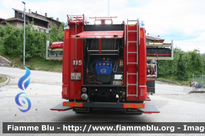 Man TGM 18.340 4x4 II serie
Vigili del Fuoco
Unione Distrettuale di Fondo
Corpo Volontario di Revò (TN)
Allestimento Rosenbauer
VF 7E5 TN
Parole chiave: Man TGM_18.340_4x4_IIserie VF7E5TN