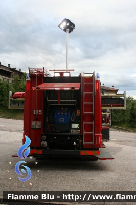 Man TGM 18.340 4x4 II serie
Vigili del Fuoco
Unione Distrettuale di Fondo
Corpo Volontario di Revò (TN)
Allestimento Rosenbauer
VF 7E5 TN
Parole chiave: Man TGM_18.340_4x4_IIserie VF7E5TN