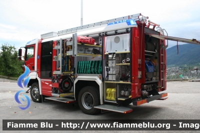 Man TGM 18.340 4x4 II serie
Vigili del Fuoco
Unione Distrettuale di Fondo
Corpo Volontario di Revò (TN)
Allestimento Rosenbauer
VF 7E5 TN
Parole chiave: Man TGM_18.340_4x4_IIserie VF7E5TN