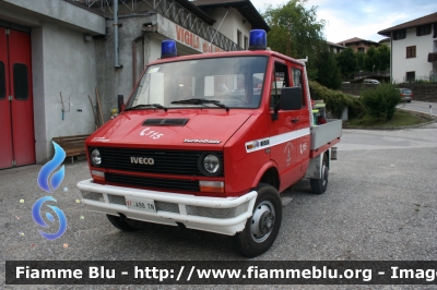 Iveco Daily 4X4 I serie
Vigili del Fuoco
Unione Distrettuale di Fondo
Corpo Volontario di Revò (TN)
Allestimento Kofler Fahrzeugbau
VF A90 TN
Parole chiave: Iveco Daily_4X4_Iserie VFA90TN