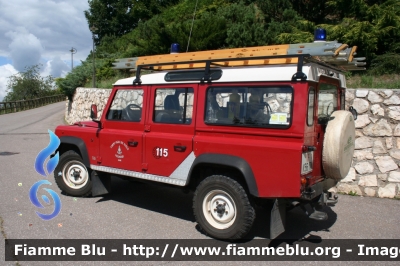 Land-Rover Defender 110
Vigili del Fuoco
Unione Distrettuale di Fondo
Corpo Volontario di Ruffrè Mendola (TN)
VF K56 TN
Parole chiave: Land-Rover Defender_110 VFK56TN