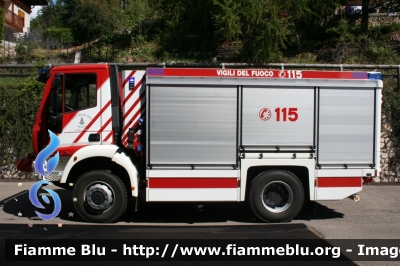 Iveco EuroCargo 150E30 4x4 III serie
Vigili del Fuoco
Unione Distrettuale di Fondo
Corpo Volontario di Ruffrè Mendola (TN)
Allestimento Magirus
VF 7E8 TN
Parole chiave: Iveco EuroCargo_150E30_4x4_IIIserie VF7E8TN