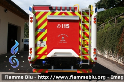 Iveco EuroCargo 150E30 4x4 III serie
Vigili del Fuoco
Unione Distrettuale di Fondo
Corpo Volontario di Ruffrè Mendola (TN)
Allestimento Magirus
VF 7E8 TN
Parole chiave: Iveco EuroCargo_150E30_4x4_IIIserie VF7E8TN