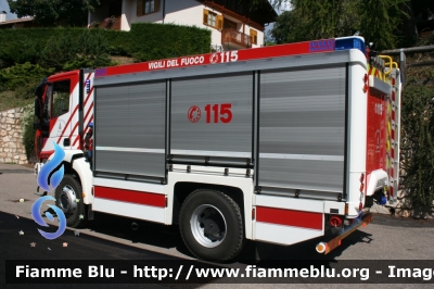 Iveco EuroCargo 150E30 4x4 III serie
Vigili del Fuoco
Unione Distrettuale di Fondo
Corpo Volontario di Ruffrè Mendola (TN)
Allestimento Magirus
VF 7E8 TN
Parole chiave: Iveco EuroCargo_150E30_4x4_IIIserie VF7E8TN