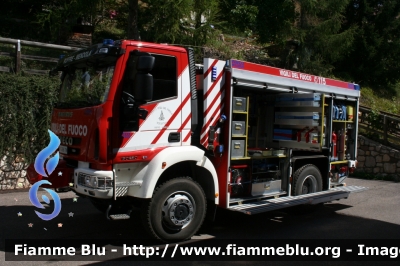 Iveco EuroCargo 150E30 4x4 III serie
Vigili del Fuoco
Unione Distrettuale di Fondo
Corpo Volontario di Ruffrè Mendola (TN)
Allestimento Magirus
VF 7E8 TN
Parole chiave: Iveco EuroCargo_150E30_4x4_IIIserie VF7E8TN