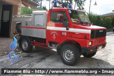 Bremach GR 4.5 4x4
Vigili del Fuoco
Unione Distrettuale di Fondo
Corpo Volontario di Sanzeno (TN)
VF C61 TN
Parole chiave: Bremach GR_4.5_4x4 VFC61TN