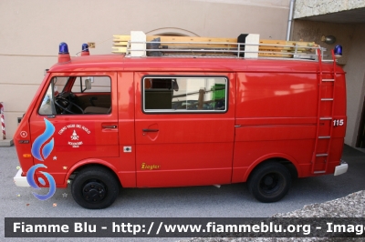 Volkswagen LT I serie
Vigili del Fuoco
Unione Distrettuale di Fondo
Corpo Volontario di Amblar (TN)
un tempo in forza al Corpo Vigili del Fuoco Volontari di San Valentino in Campo/Gummer comune di Cornedo all'Isarco/Karneid (BZ)
Allestito Ziegler
VF Z43 TN
Parole chiave: Volkswagen LT_Iserie VFZ43TN