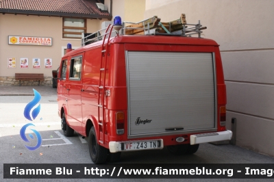 Volkswagen LT I serie
Vigili del Fuoco
Unione Distrettuale di Fondo
Corpo Volontario di Amblar (TN)
un tempo in forza al Corpo Vigili del Fuoco Volontari di San Valentino in Campo/Gummer comune di Cornedo all'Isarco/Karneid (BZ)
Allestito Ziegler
VF Z43 TN
Parole chiave: Volkswagen LT_Iserie VFZ43TN