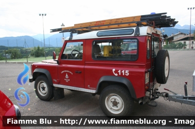 Land Rover Defender 90
Vigili del Fuoco
Unione Distrettuale di Fondo
Corpo Volontario di Don (TN)
Allestimento Brandshutz
VF G73 TN
Parole chiave: Land_Rover Defender_90 VFG73TN