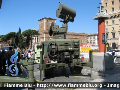 Skyguard-Aspide
Esercito Italiano
Posto di comando con radar per la scoperta dei bersagli e la guida della batteria
sistema Skyguard-Aspide
EI R35 AU
Parole chiave: skyguard_aspide eir35au