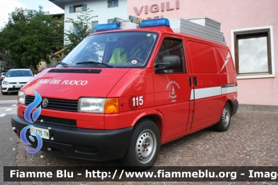 Volkswagen Transporter T4 Syncro
Vigili del Fuoco
Distretto di Fondo
Corpo Volonatrio di Malgolo (TN)
Allestimento Brandshutz
VF E75 TN
Parole chiave: Volkswagen Transporter_T4_Syncro VFE75TN