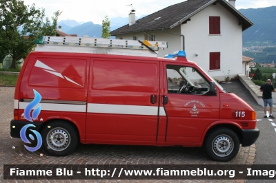 Volkswagen Transporter T4 Syncro
Vigili del Fuoco
Distretto di Fondo
Corpo Volonatrio di Malgolo (TN)
Allestimento Brandshutz
VF E75 TN
Parole chiave: Volkswagen Transporter_T4_Syncro VFE75TN