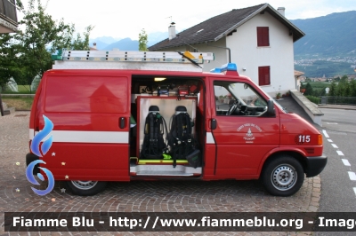 Volkswagen Transporter T4 Syncro
Vigili del Fuoco
Distretto di Fondo
Corpo Volonatrio di Malgolo (TN)
Allestimento Brandshutz
VF E75 TN
Parole chiave: Volkswagen Transporter_T4_Syncro VFE75TN