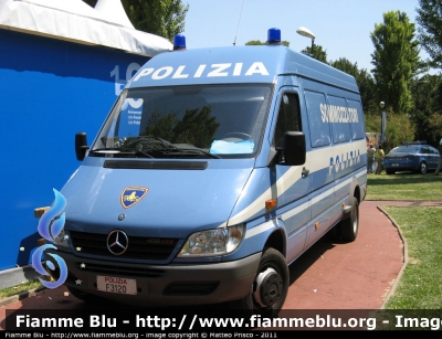 Mercedes-Benz Sprinter II serie
Polizia di Stato
C.N.E.S.
Polizia F3120
Parole chiave: mercedes_benz sprinter_IIserie poliziaF3120