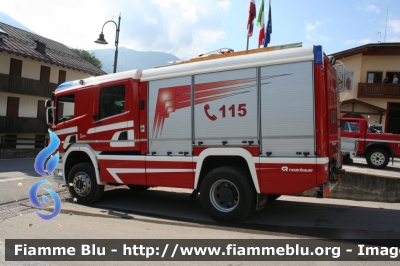 Scania P400 4x4 I serie
Vigili del Fuoco
Unione Distrettuale delle Giudicarie
Corpo Volontario di Pinzolo (TN)
Allestimento Rosenbauer-Brandschutz
VF 5E2 TN
Parole chiave: Scania P400_4x4_Iserie VF5E2TN