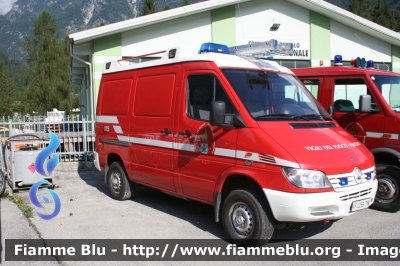 Mercedes-Benz Sprinter 4x4 II serie
Vigili del Fuoco
Unione Distrettuale delle Giudicarie
Corpo Volontario di Pinzolo (TN)
Allestimento Brandshulz
VF Z59 TN
Parole chiave: Mercedes-Benz Sprinter_4x4_II_serie VFZ59TN