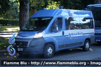 Fiat Ducato X250
Polizia di Stato
POLIZIA H6480
Parole chiave: Fiat Ducato_X250 poliziaH6480