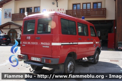 Iveco Daily 4X4 II serie
Vigili del Fuoco
Unione Distrettuale delle Giudicarie
Corpo Volontario di Pinzolo (TN)
VF C19 TN
Parole chiave: Iveco Daily_4X4_II_serie VFC19TN