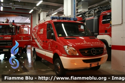 Mercedes-Benz Sprinter 4x4 III serie
Vigili del Fuoco
Distretto delle Giudicarie
Corpo Volontario di Madonna di Campiglio (TN)
Polisoccorso allestimento Brandschutz
VF 7H9 TN
Parole chiave: Mercedes-Benz Sprinter_4x4_III_serie VF7H9TN