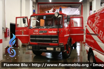 Fiat 130NC
Vigili del Fuoco
Distretto delle Giudicarie
Corpo Volontario di Madonna di Campiglio (TN)
Autopompaserbatoio allestimento Rosenbauer
VF H18 TN
Parole chiave: Fiat 130NC VFH18TN