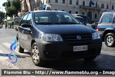 Fiat Punto III serie
Carabinieri
Polizia Militare presso Aeronautica Militare
AM CI 062
Parole chiave: Fiat Punto_IIIserie AMCI062