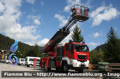 Man TGS 18.440 4x4 I serie
Vigili del Fuoco
Unione Distrettuale delle Giudicarie 
Ospitata dal Corpo Volontario di Madonna di Campiglio (TN)
AutoScala da 32 metri allestimento Metz L32A
VF 0K1 TN

Si ringrazia il Personale per la
disponibilità e l'ospitalità
Parole chiave: Man TGS_18.440_4x4_I_serie VF0K1TN