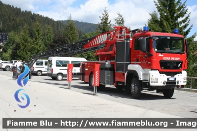 Man TGS 18.440 4x4 I serie
Vigili del Fuoco
Unione Distrettuale delle Giudicarie 
Ospitata dal Corpo Volontario di Madonna di Campiglio (TN)
AutoScala da 32 metri allestimento Metz L32A
VF 0K1 TN

Si ringrazia il Personale per la
disponibilità e l'ospitalità
Parole chiave: Man TGS_18.440_4x4_I_serie VF0K1TN