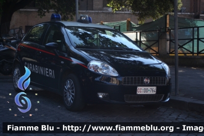 Fiat Grande Punto
Carabinieri
CC DD 764
Parole chiave: Fiat Grande_Punto CCDD764