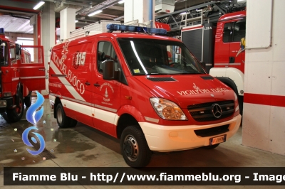 Mercedes-Benz Sprinter 4x4 III serie
Vigili del Fuoco
Distretto delle Giudicarie
Corpo Volontario di Madonna di Campiglio (TN)
Polisoccorso allestimento Brandschutz
VF 7H9 TN
Parole chiave: Mercedes-Benz Sprinter_4x4_III_serie VF7H9TN