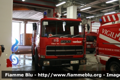 Fiat 130NC
Vigili del Fuoco
Distretto delle Giudicarie
Corpo Volontario di Madonna di Campiglio (TN)
Autopompaserbatoio allestimento Rosenbauer
VF H18 TN
Parole chiave: Fiat 130NC VFH18TN