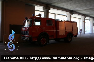 Fiat 130NC
Vigili del Fuoco
Distretto delle Giudicarie
Corpo Volontario di Madonna di Campiglio (TN)
Autopompaserbatoio allestimento Rosenbauer
VF H18 TN
Parole chiave: Fiat 130NC VFH18TN