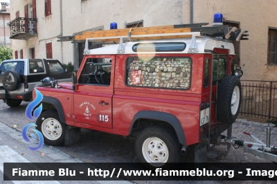 Land Rover Defender 90
Vigili del Fuoco
Unione Distrettuale di Fondo
Corpo Volontario di Cagnò (Tn)
VF K37 TN
Parole chiave: Land_Rover Defender_90 VFK37TN