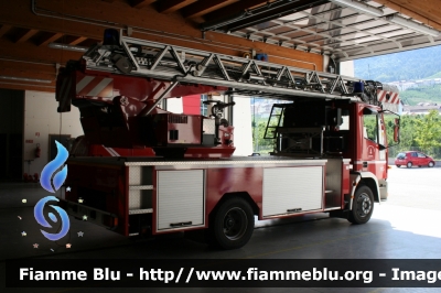 Iveco EuroCargo 120E21 I serie
Vigili del Fuoco
Unione Distrettuale di Cles (TN)
AutoScala da 24 metri allestimento Iveco-Magirus
VF A74 TN
Parole chiave: Iveco EuroCargo_120E21_Iserie VFA74TN