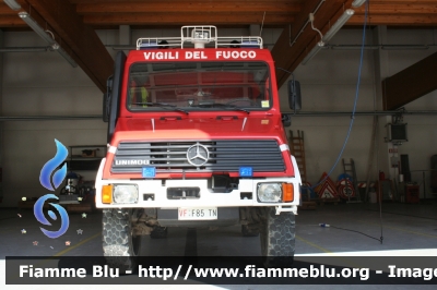 Mercedes Benz Unimog U100
Vigili del Fuoco
Unione Distrettuale di Cles (TN)
Corpo Volontario di Cles
Allestimento Iveco Magirus
VF F85 TN
Parole chiave: Mercedes_Benz Unimog_U100 VFF85TN