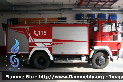 Iveco Magirus 256D12
Vigili del Fuoco
Distretto di Fondo
Corpo Volonatrio di Cloz (TN)
Allestimento Magirus
VF Z87 TN
Parole chiave: Iveco_Magirus 256D12 VFZ87TN