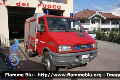 Iveco Daily 4x4 II serie
Vigili del Fuoco
Distretto di Fondo
Corpo Volonatrio di Cloz (TN)
Allestimento Rosenbauer
VF Z25 TN
Parole chiave: Iveco Daily_4x4_IIserie VFZ25TN