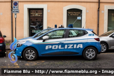 Renault Clio lV serie
Polizia di Stato 
Ispettorato Vaticano
Allestita Focaccia
Decorazione grafica Artlantis
Parole chiave: Renault Clio_lVserie