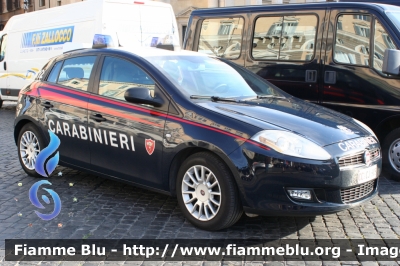 Fiat Nuova Bravo
Carabinieri
Nucleo Radiomobile
con stemma del Bicentenario
CC CJ 905
Parole chiave: Fiat Nuova_Bravo CCCJ905