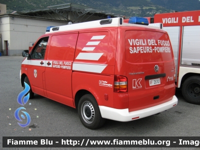 Volkswagen Transporter T5
Vigili del Fuoco
Corpo Permanente di Aosta
Carro Fiamma allestimento Kofler Fahrzeugbau
VF 26101
Parole chiave: Volkswagen Transporter_T5 vf26101