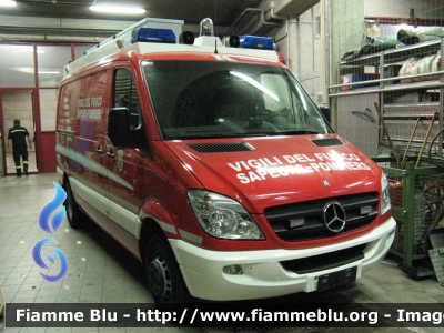 Mercedes-Benz Sprinter III serie
Vigili del Fuoco
Corpo Permanente di Aosta
Carro Allagamenti allestimento Kofler
Parole chiave: Mercedes-Benz Sprinter_IIIserie