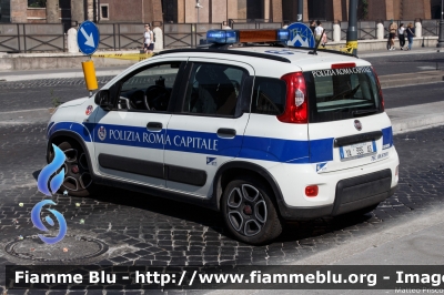 Fiat Nuova Panda 4x4 II serie
Polizia Roma Capitale
Allestimento Elevox
Codice Automezzo: 617
Polizia Locale YA 335 AS
Parole chiave: Fiat Nuova_Panda_4x4_IIserie PoliziaLocaleYA335AS