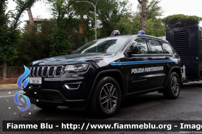 Jeep Grand Cherokee IV serie restyle
Polizia Penitenziaria
Servizio Traduzioni e Piantonamenti
Allestimento Autocarrozzeria Moderna
POLIZIA PENITENZIARIA 003 AH
Parole chiave: Jeep Grand_Cherokee_IVserie_restyle POLIZIAPENITENZIARIA003AH