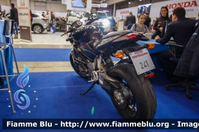 MV Agusta Brutale 910 r
Polizia Penitenziaria
POLIZIA PENITENZIARIA 241
Parole chiave: MV_Agusta Brutale_910_r POLIZIAPENITENZIARIA241