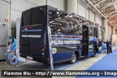 Iveco Sitcar
Polizia Penitenziaria
POLIZIA PENITENZIARIA 622 AF
Parole chiave: Iveco Sitcar POLIZIAPENITENZIARIA622AF