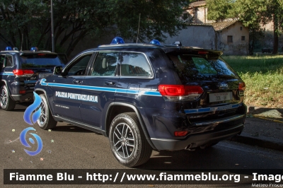 Jeep Grand Cherokee IV serie restyle
Polizia Penitenziaria
Servizio Traduzioni e Piantonamenti
Allestimento Autocarrozzeria Moderna
POLIZIA PENITENZIARIA 006 AH
Parole chiave: Jeep Grand_Cherokee_IVserie_restyle POLIZIAPENITENZIARIA006AH