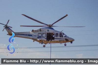 Agusta Westland AW139
Polizia di Stato
Servizio Aereo
I Reparto Volo - Roma
PS 108
Parole chiave: Agusta_Westland AW139 POLI108