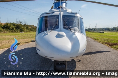 Agusta Westland AW139
Polizia di Stato
Servizio Aereo
I Reparto Volo - Roma
PS 108
Parole chiave: Agusta_Westland AW139 POLI108