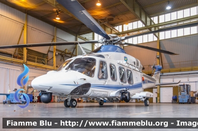 Agusta Westland AW139
Polizia di Stato
Servizio Aereo
I Reparto Volo - Roma
PS 108
Parole chiave: Agusta_Westland AW139 PS108