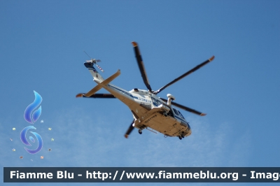 Agusta Westland AW139
Polizia di Stato
Servizio Aereo
I Reparto Volo - Roma
PS 109
Parole chiave: Agusta_Westland AW139 POLI109